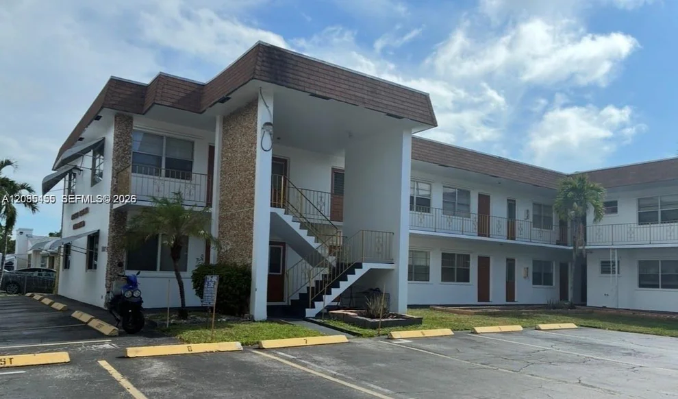 Unit for sale at 1007 N 19th Ave, Hollywood, FL 33020