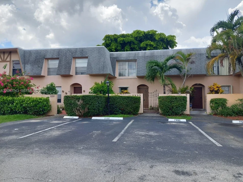 Unit for sale at 7332 SW 25th Ct, Davie, FL 33317