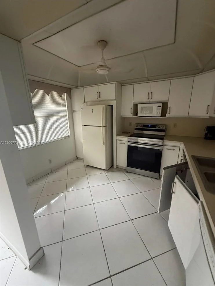 Unit for sale at 2305 Lucaya Ln, Coconut Creek, FL 33066