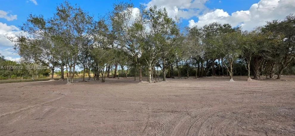 Unit for sale at 19946 NW 254 st, Okeechobee, FL 34972