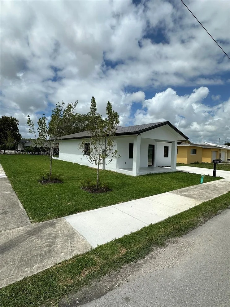 Unit for sale at 580 SW 10th Ave, Homestead, FL 33030