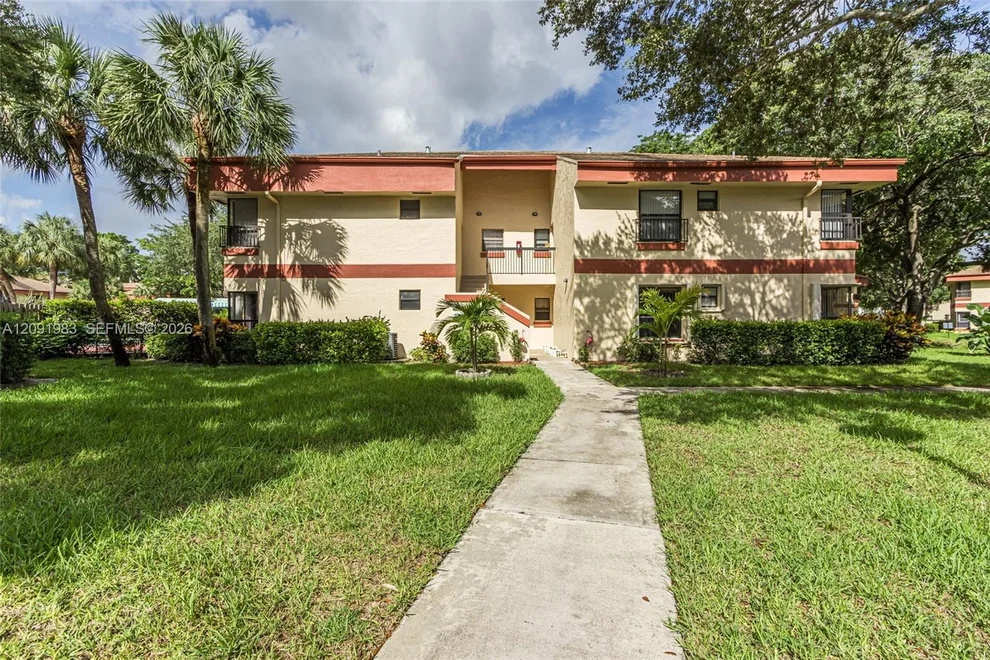 Unit for sale at 4161 S Carambola Cir S, Coconut Creek, FL 33066