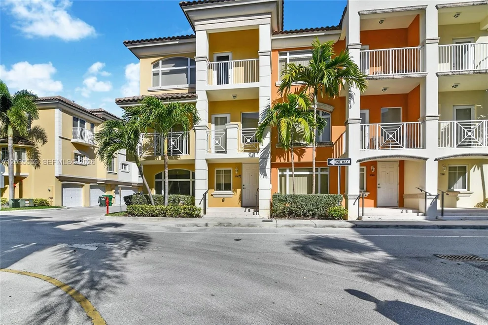 Unit for sale at 2707 NE 184th Ter, Aventura, FL 33160