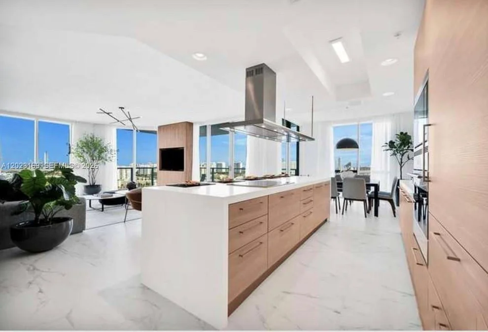 Unit for sale at 17111 Biscayne Blvd, North Miami Beach, FL 33160