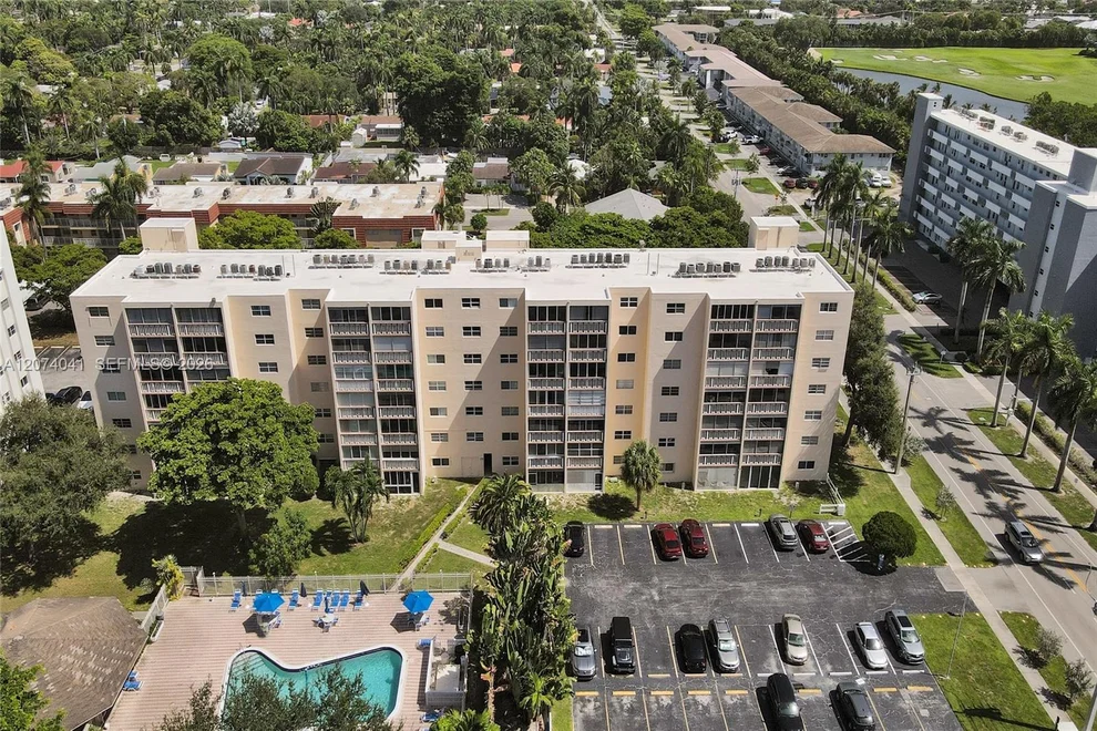 Unit for sale at 1001 NE 14th Ave, Hallandale Beach, FL 33009