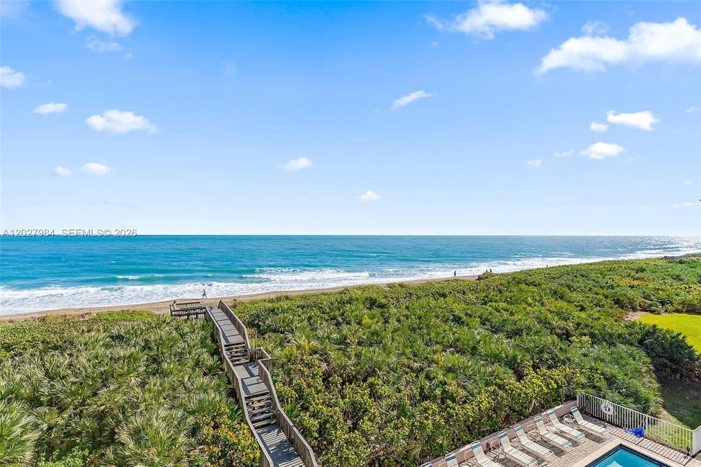 Unit for sale at 429 NE Tradewind Ln, Hutchinson Island, FL 34996