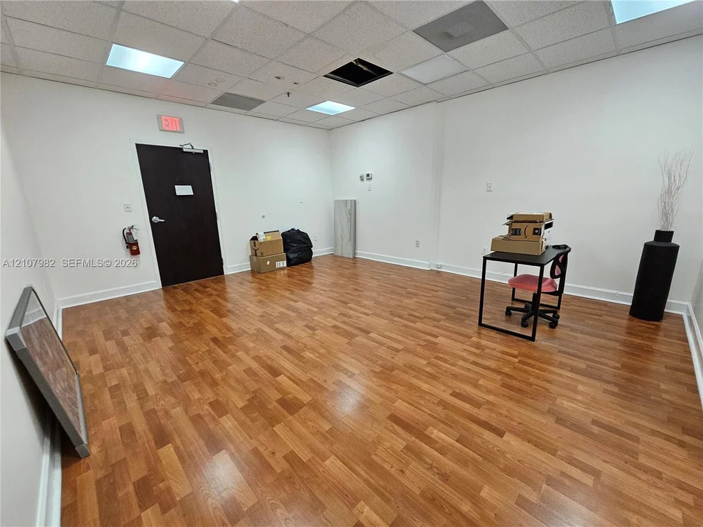 Photo of 12550 Biscayne Boulevard, Miami, FL 33181
