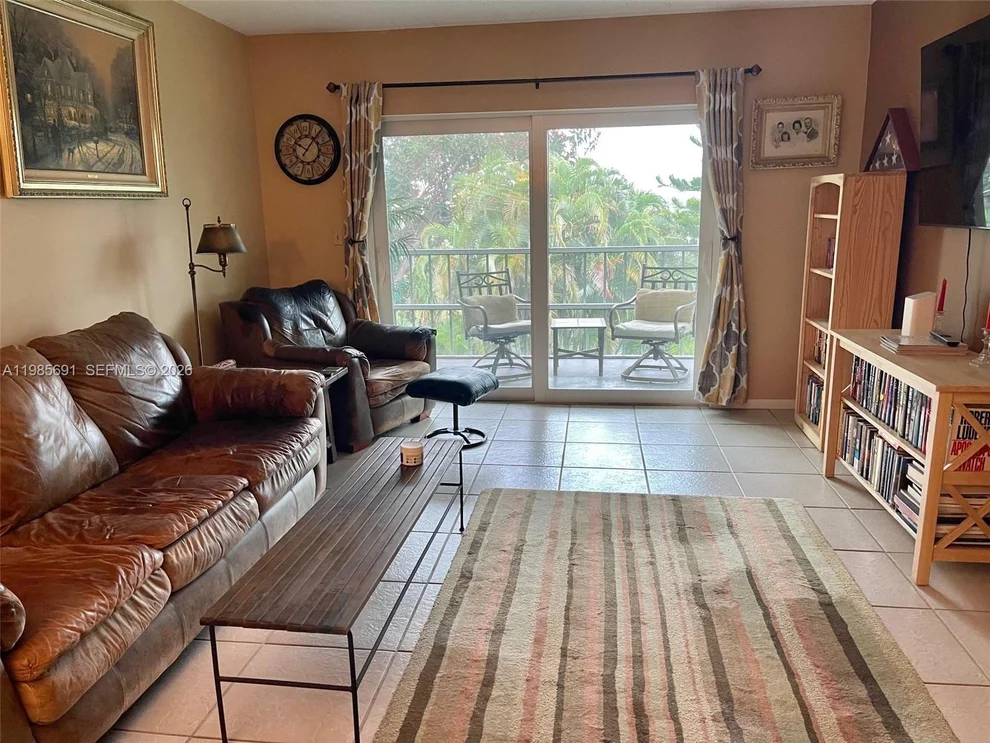 Unit for sale at 1000 Hillcrest Ct, Hollywood, FL 33021