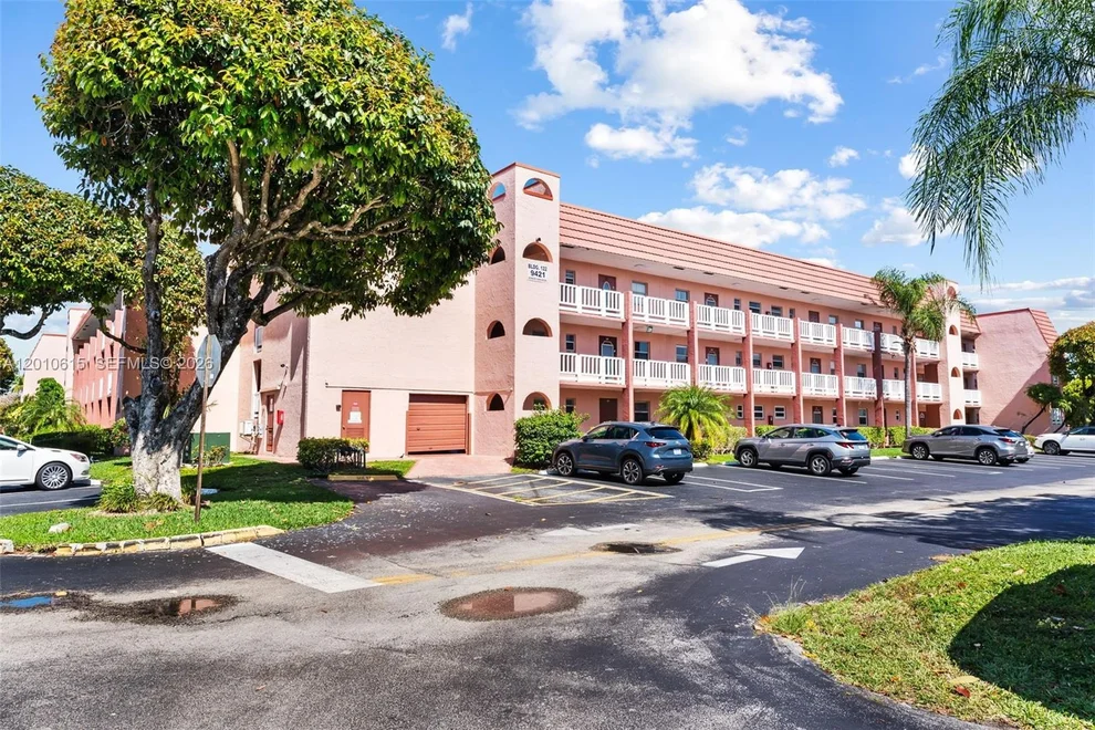 Unit for sale at 9421 Sunrise Lakes Blvd, Sunrise, FL 33322