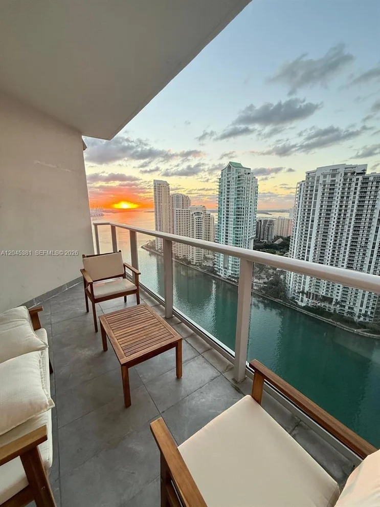 Unit for sale at 300 S Biscayne Blvd, Miami, FL 33131