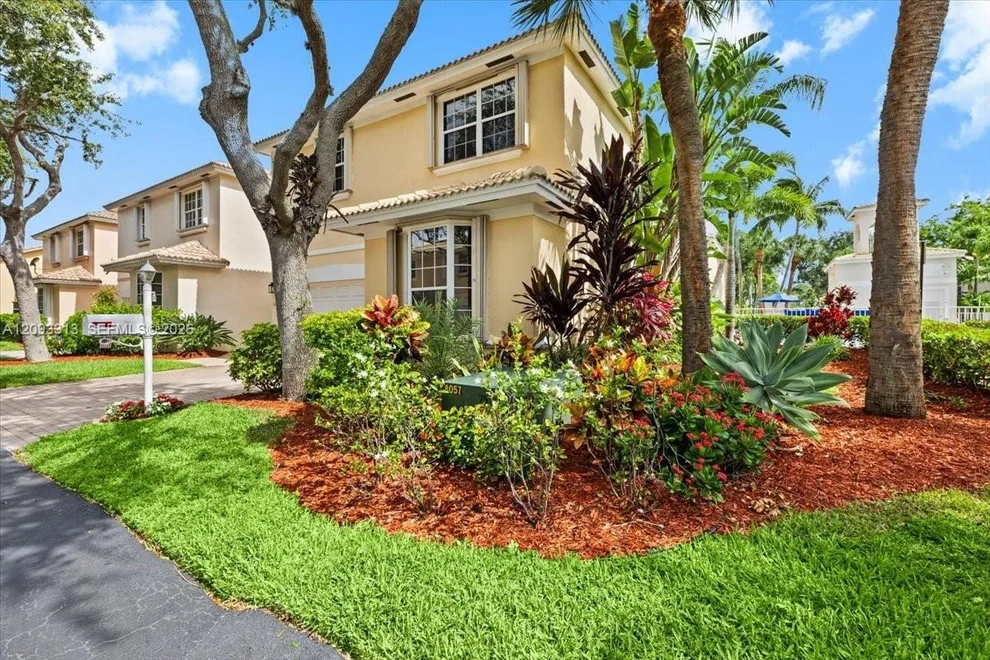 Unit for sale at 1241 Grant St, Hollywood, FL 33019
