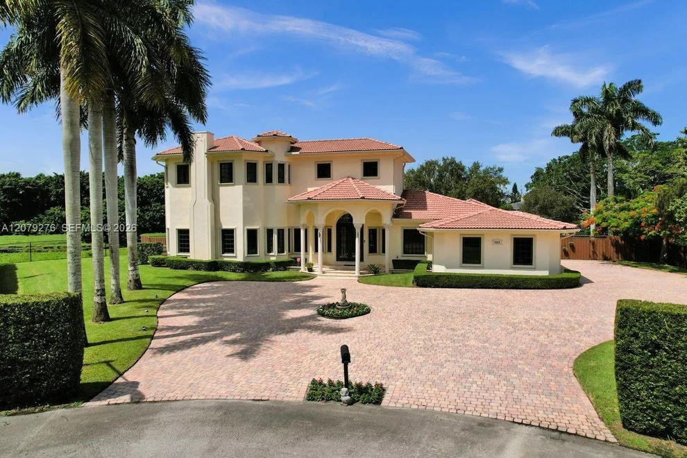 Unit for sale at 3311 SW 118th Ter, Davie, FL 33330