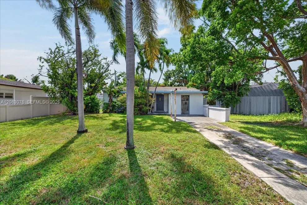 Unit for sale at 5619 NE 6th Ave, Oakland Park, FL 33334
