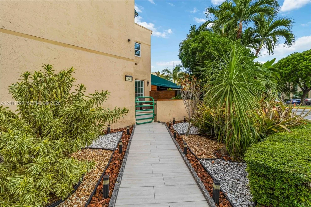 Unit for sale at 11880 SW 19th Ln, Miami, FL 33175