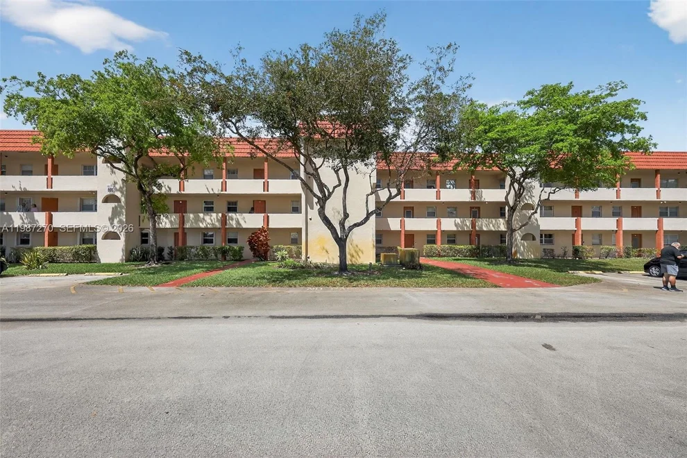 Unit for sale at 8051 N Sunrise Lakes Dr, Sunrise, FL 33322