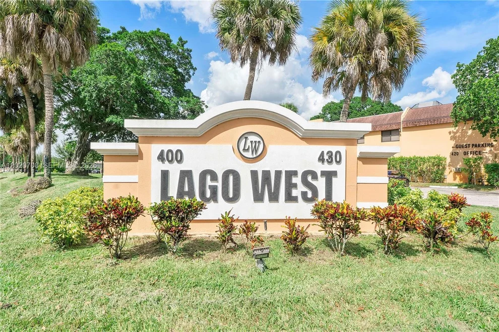 Unit for sale at 430 Commodore Dr, Plantation, FL 33325