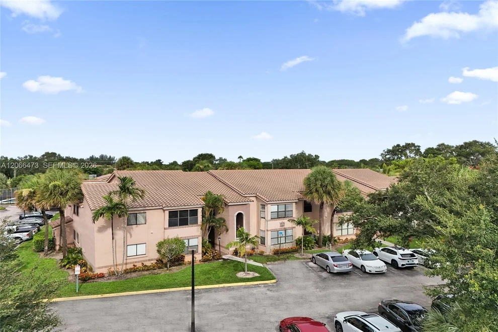 Unit for sale at 2796 S University Dr, Davie, FL 33328