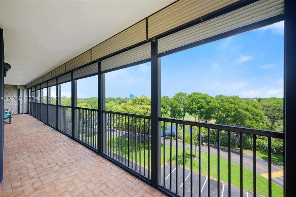 Unit for sale at 2804 N 46th Ave, Hollywood, FL 33021