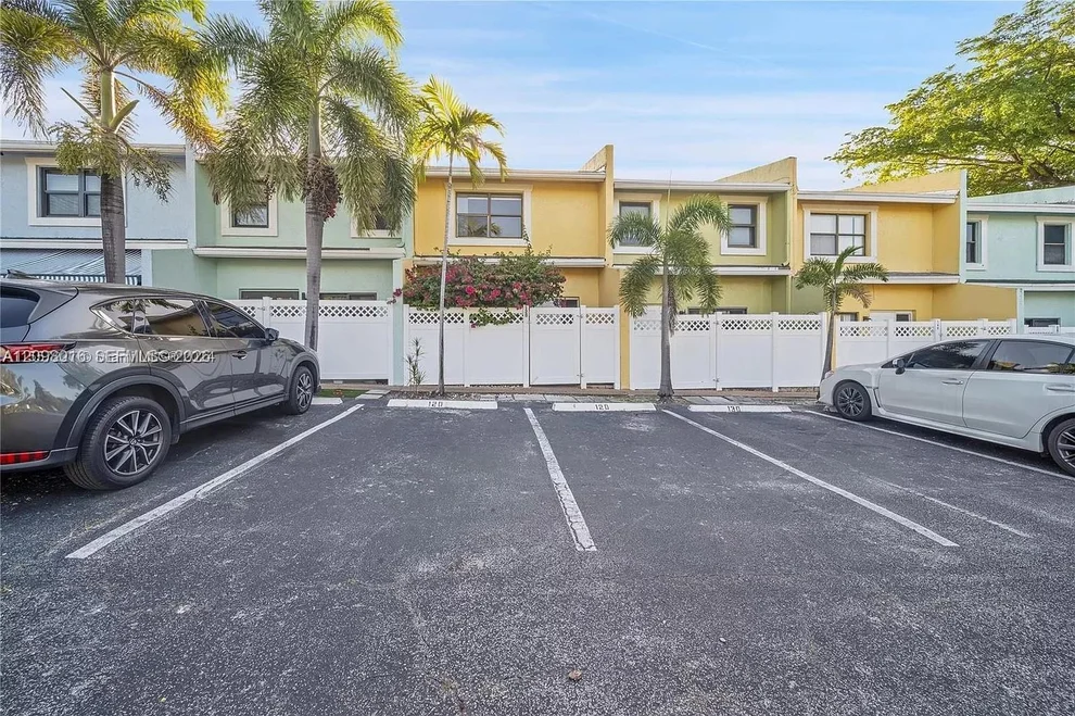 Unit for sale at 120 SE 12th Ave, Pompano Beach, FL 33060