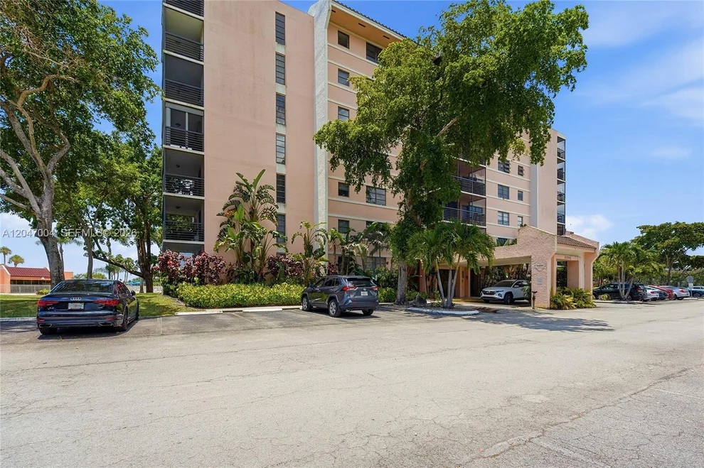 Unit for sale at 20840 San Simeon Way, Miami, FL 33179