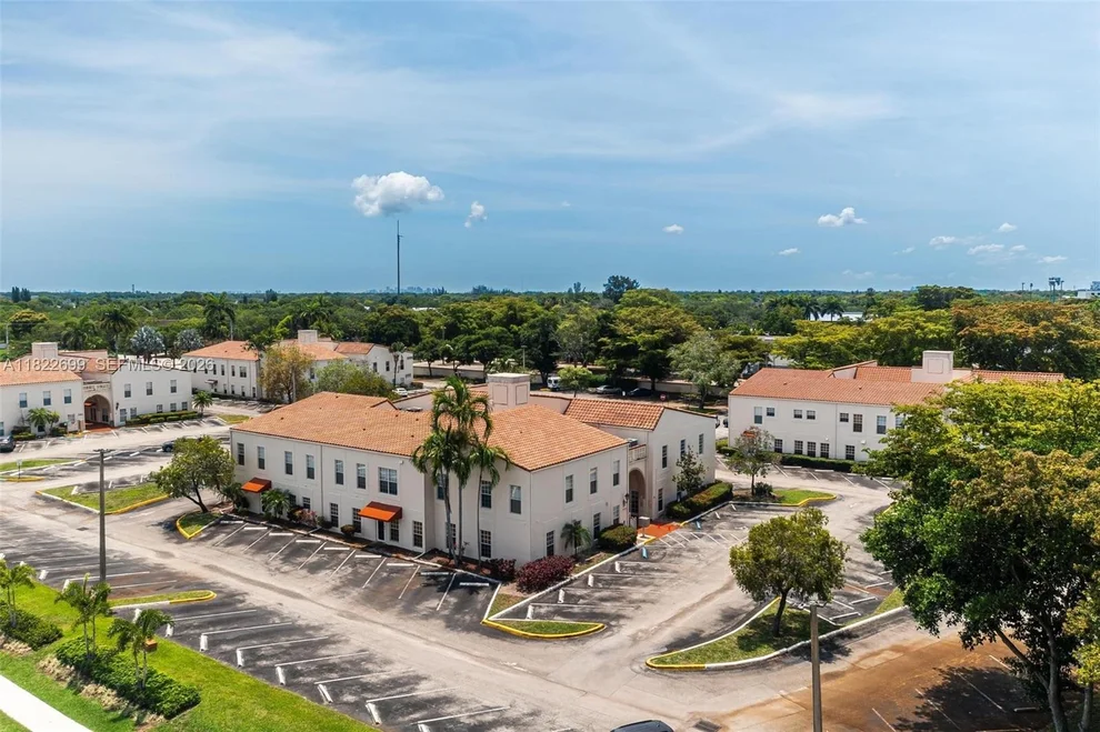 Unit for sale at 7777 N University Dr, Tamarac, FL 33321