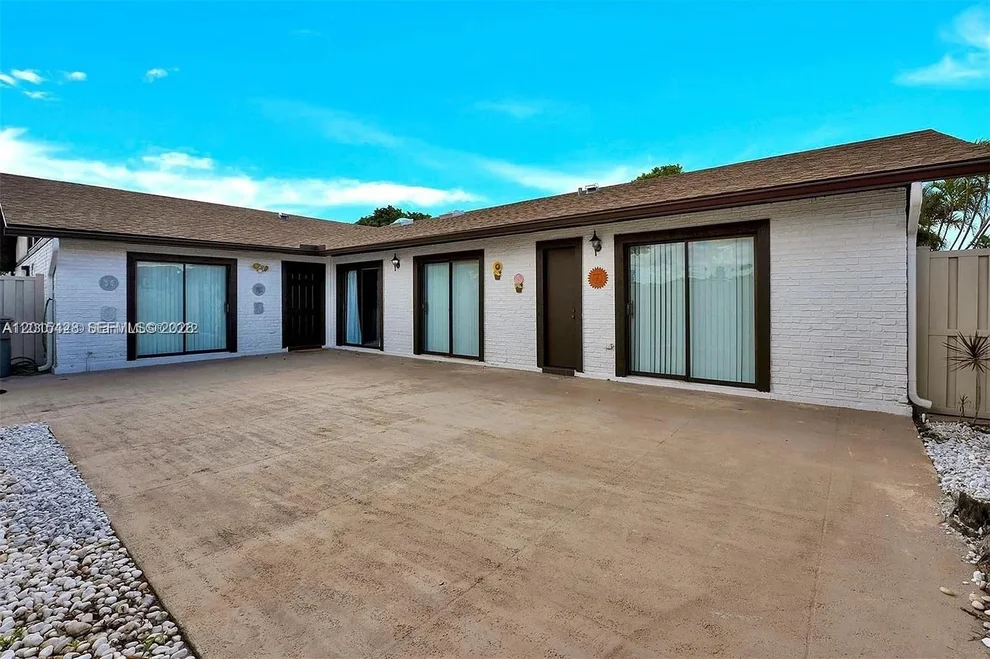 Unit for sale at 9892 Boca Gardens Pkwy, Boca Raton, FL 33496