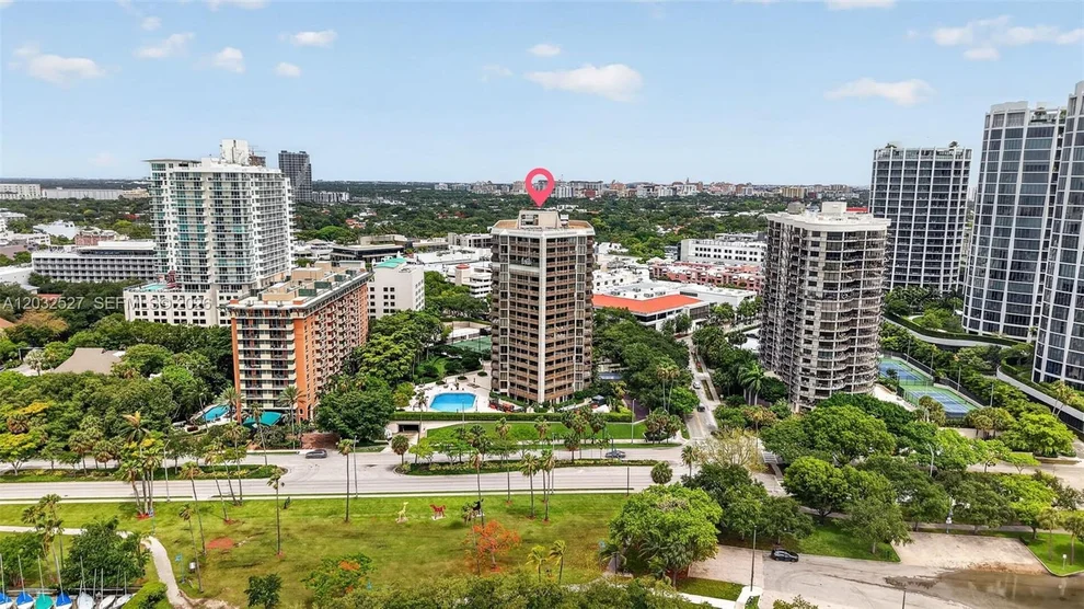 Unit for sale at 2901 S Bayshore Dr, Miami, FL 33133
