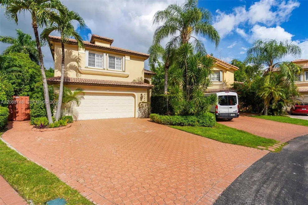 Unit for sale at 5380 NW 113th Pl, Doral, FL 33178