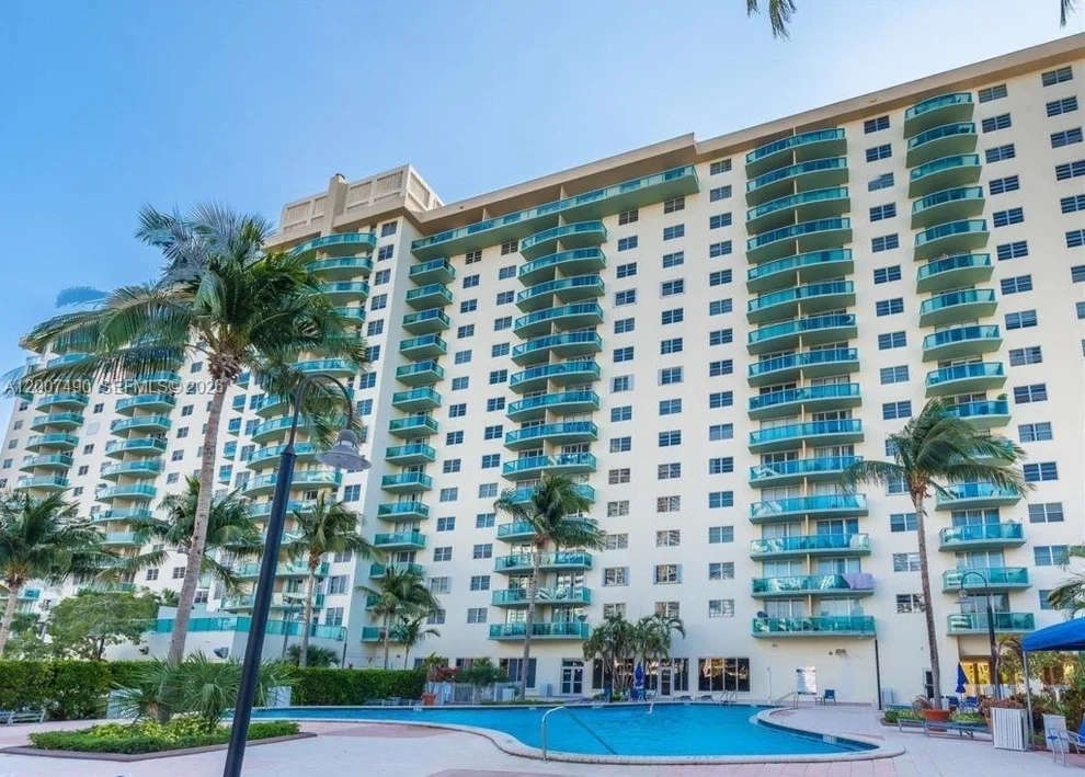 Unit for sale at 19380 Collins Ave, Sunny Isles Beach, FL 33160