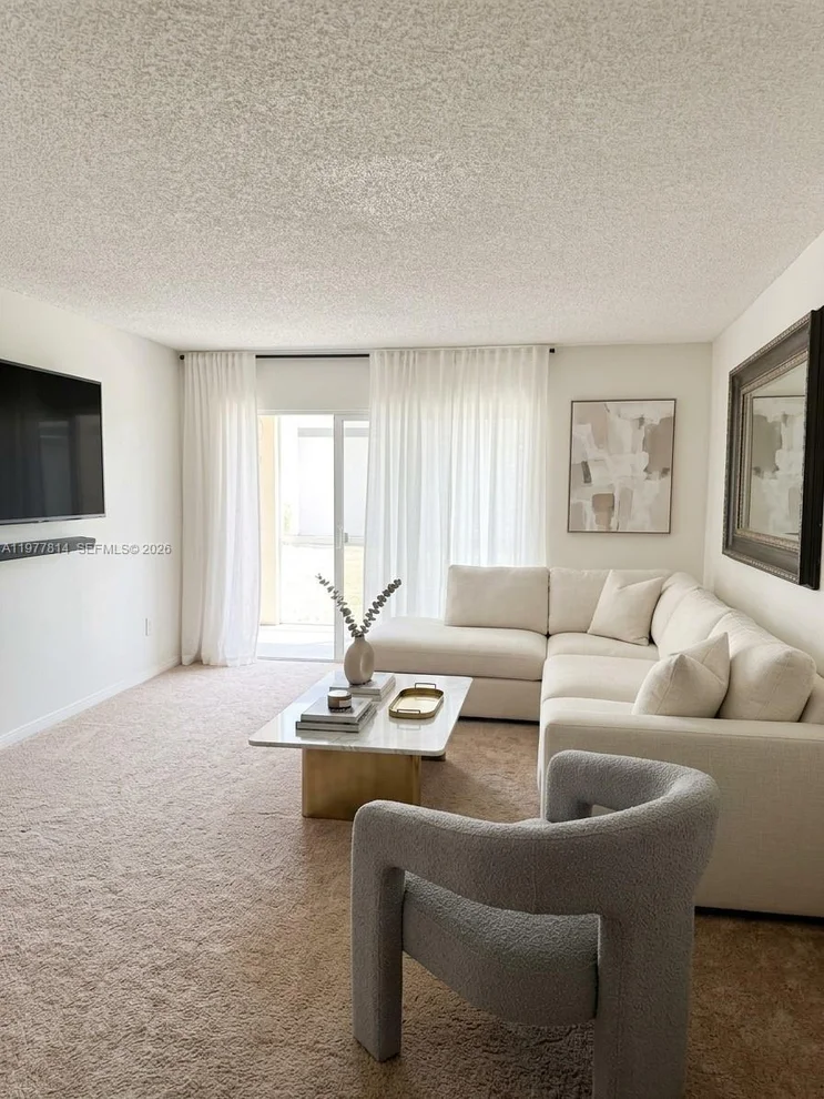 Unit for sale at 440 S Park Rd, Hollywood, FL 33021