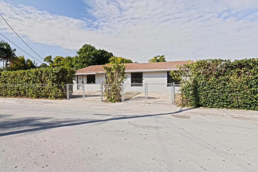 Unit for sale at 522 SW 3rd Ave, Homestead, FL 33030