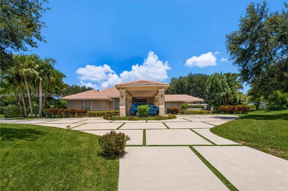 Unit for sale at 2725 Hunter Rd, Weston, FL 33331
