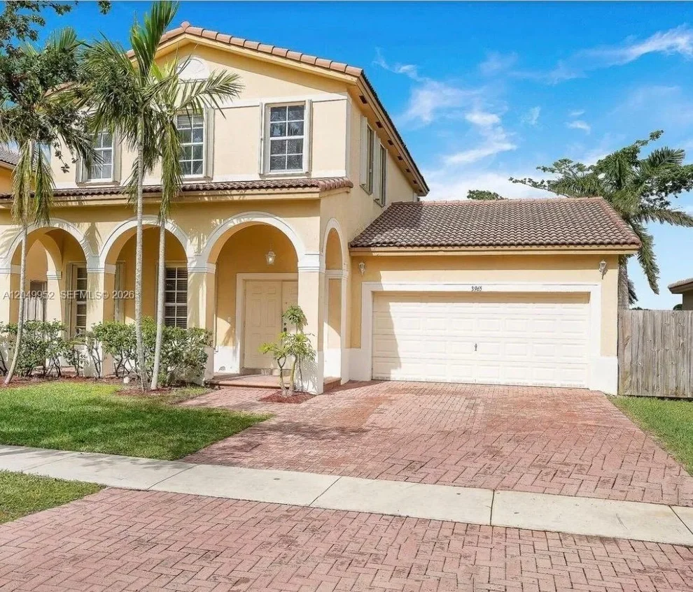 Unit for sale at 3965 NE 15th St, Homestead, FL 33033
