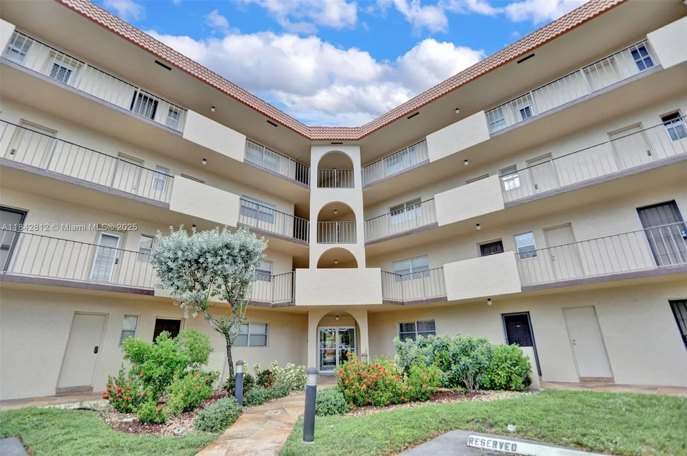 Unit for sale at 6361 N Falls Cir Dr, Lauderhill, FL 33319