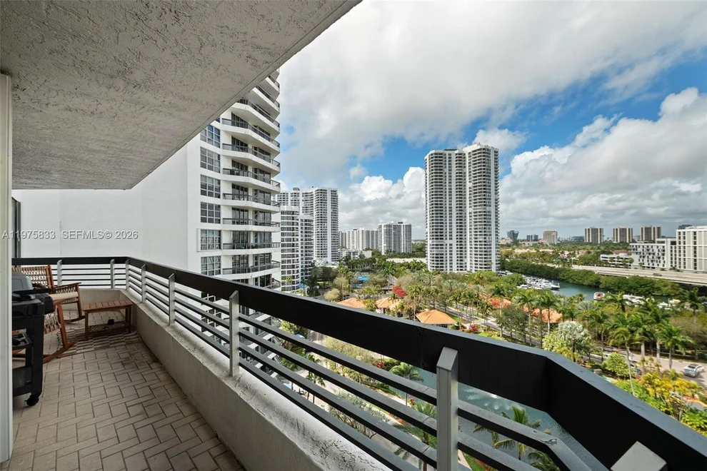 Unit for sale at 19101 NE 36th Ct, Aventura, FL 33180