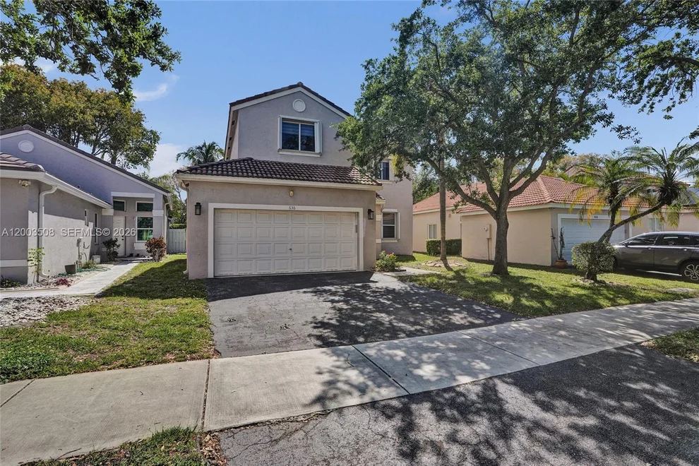 Unit for sale at 636 Sand Creek Cir, Weston, FL 33327