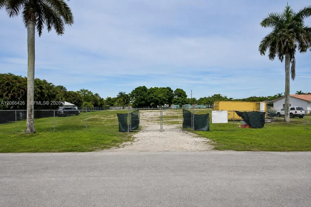 Unit for sale at 3550 NW 94th Ave, Cooper City, FL 33024