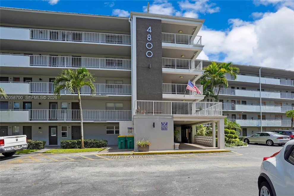 Unit for sale at 4800 Hillcrest Ln, Hollywood, FL 33021