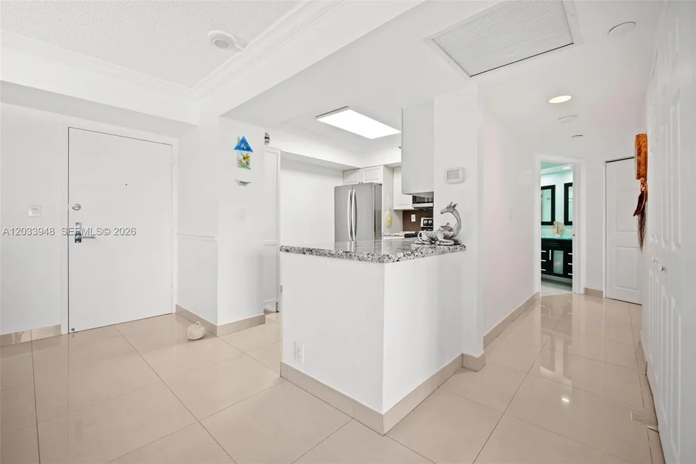 Unit for sale at 19101 NE 36th Ct, Aventura, FL 33180