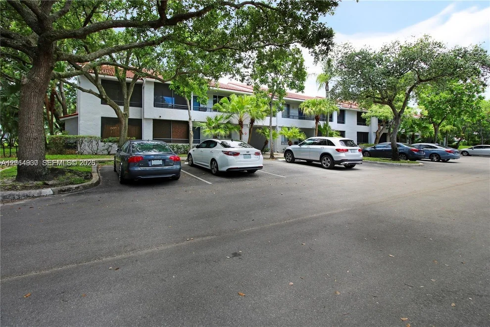 831 Lyons Road