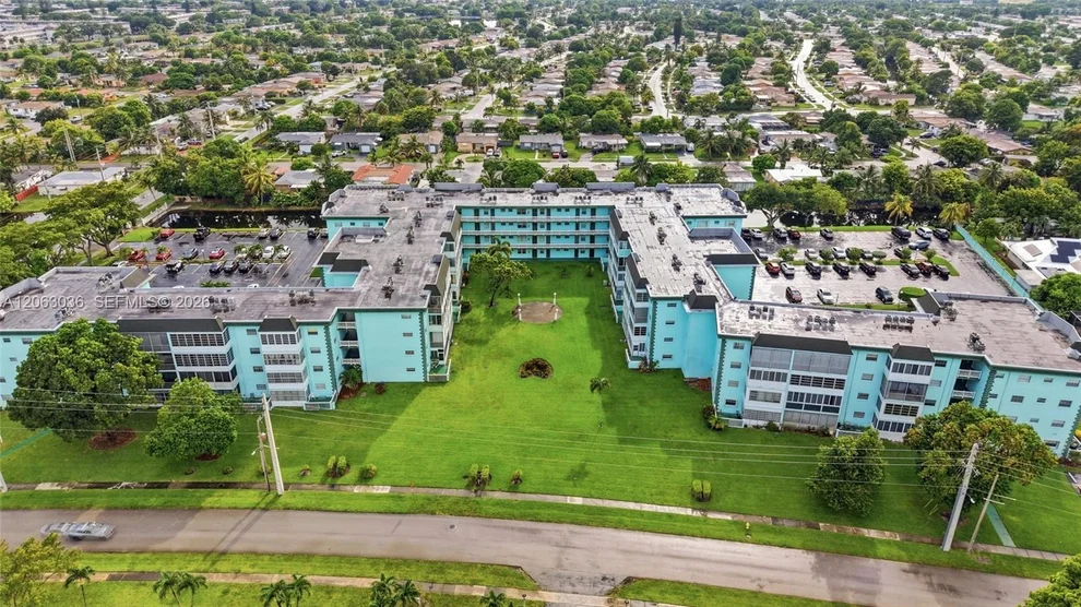Unit for sale at 4141 NW 44th Ave, Lauderdale Lakes, FL 33319