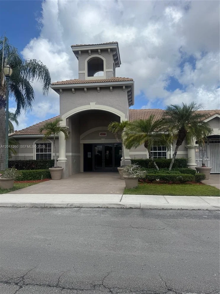 Unit for sale at 5065 Wiles Rd, Coconut Creek, FL 33073