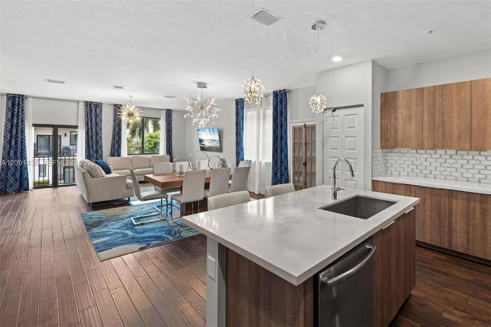 Unit for sale at 4720 NW 84th Ct, Doral, FL 33166