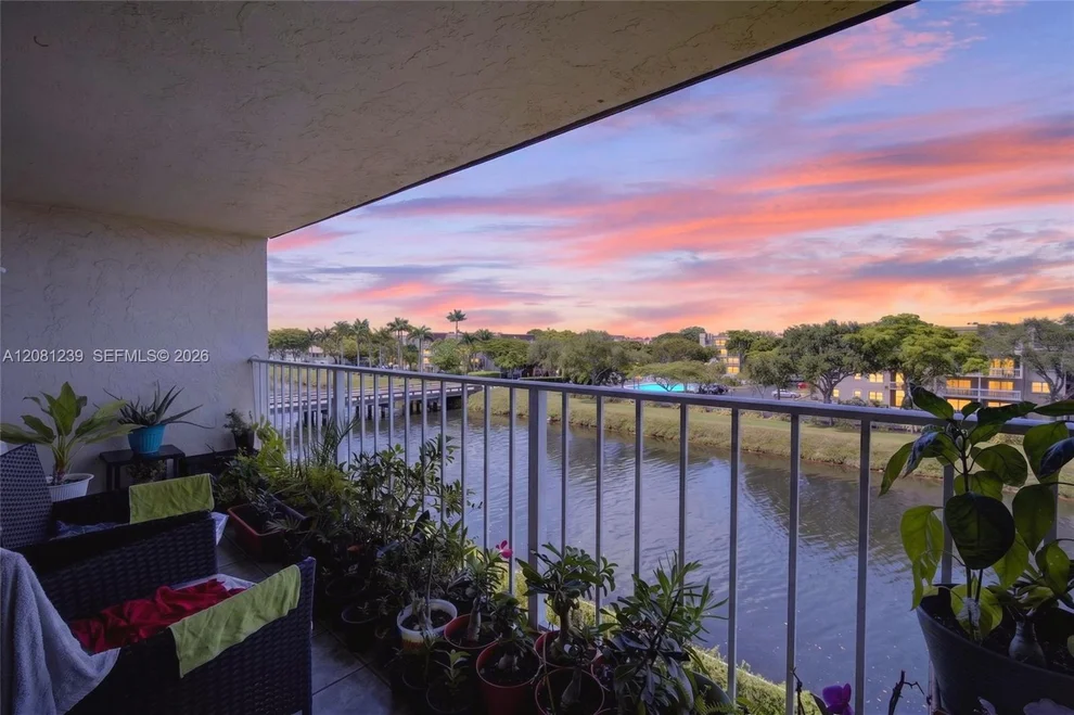 Unit for sale at 7787 SW 86th St, Miami, FL 33143