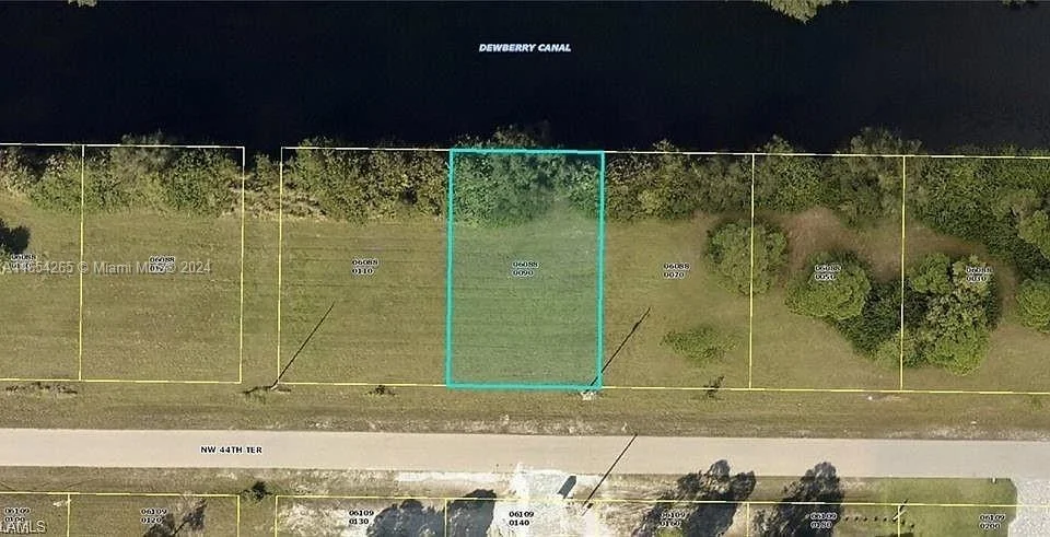 Unit for sale at 3901 NW 44, Cape Coral, FL 33993