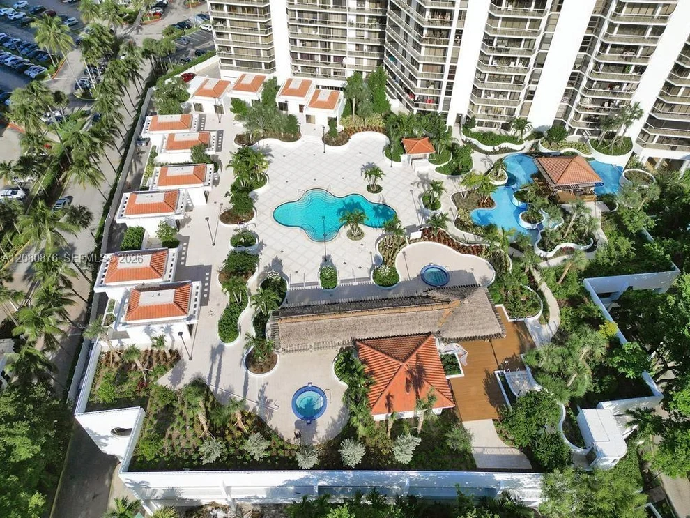 Unit for sale at 20281 E Country Club Dr, Aventura, FL 33180