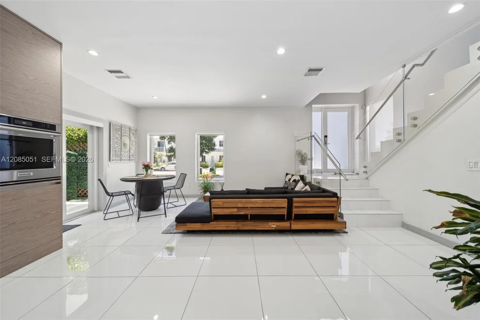 Unit for sale at 2615 NE 213th St, Miami, FL 33180