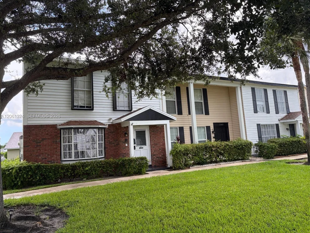 Unit for sale at 11858 E Brier Patch Ct E, Wellington, FL 33414