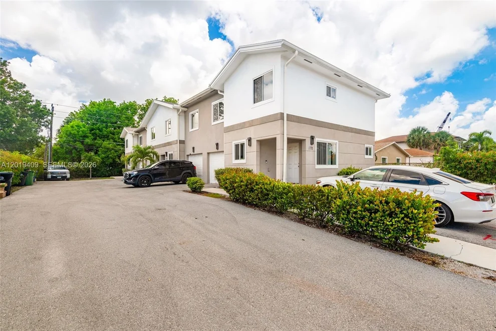 Unit for sale at 811-817 NW 3rd Ave, Fort Lauderdale, FL 33311