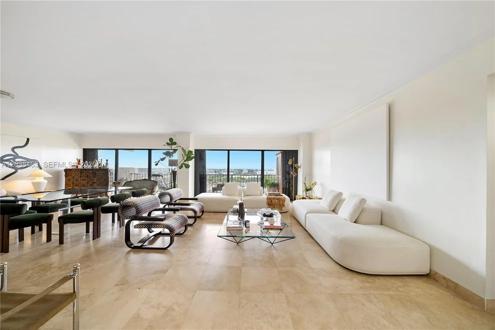 Unit for sale at 1800 NE 114th St, Miami, FL 33181